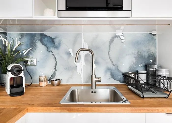 Your Cozy * 12 Min To Center Apartment *