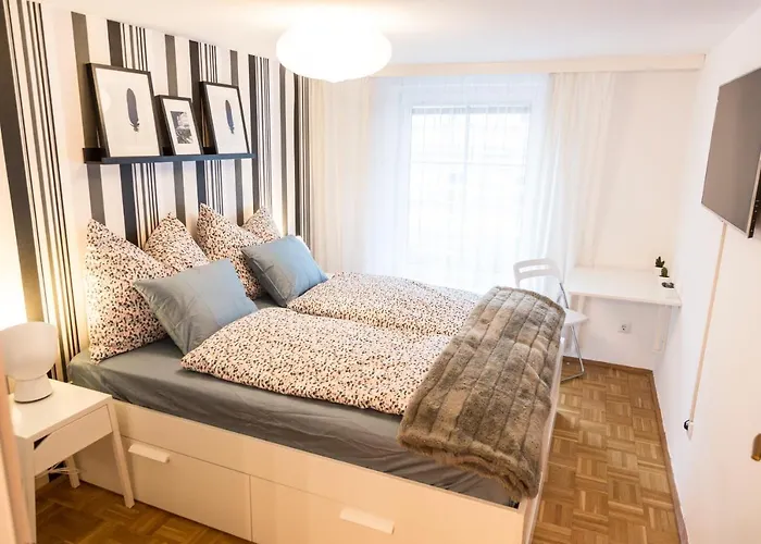 Your Cozy * 12 Min To Center *