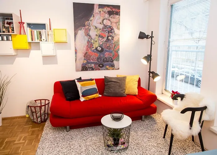 Your Cozy * 12 Min To Center Apartment
